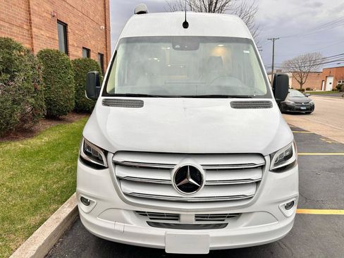 Used 2020 Mercedes-Benz Sprinter 3500 w/ Windows All Around Package image 11