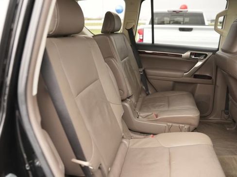 Used 2017 Lexus GX 460 image 17