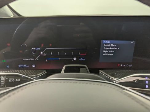 Used 2025 Cadillac Escalade ESV V AWD/4WD image 12