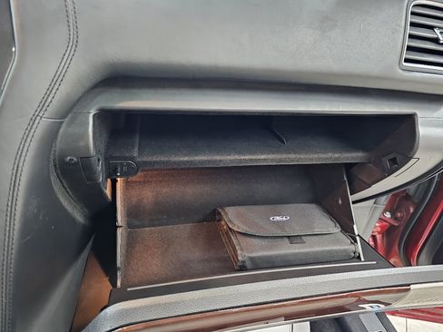 Used 2016 Ford Explorer Platinum image 41