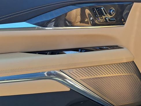 Certified 2025 Cadillac Escalade IQ Luxury 2 AWD/4WD image 12