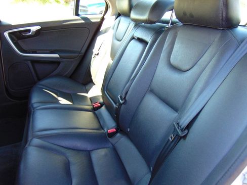 Used 2015 Volvo S60 T5 Premier w/ Climate Package AWD/4WD image 9
