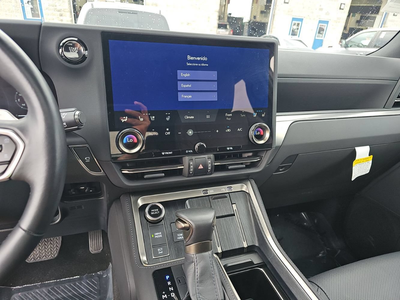 Used 2025 Lexus GX 550 w/ Cold Area Package AWD/4WD image 13