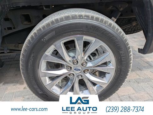 Used 2018 Ford F150 XLT w/ Equipment Group 302A Luxury AWD/4WD image 8