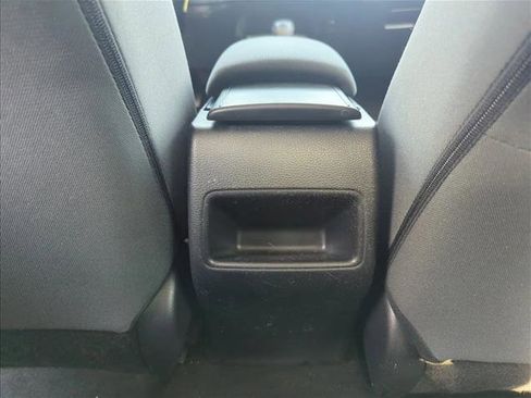 Used 2021 Toyota Corolla LE image 20