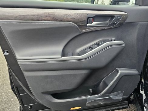 New 2026 Toyota Highlander Limited AWD/4WD image 22