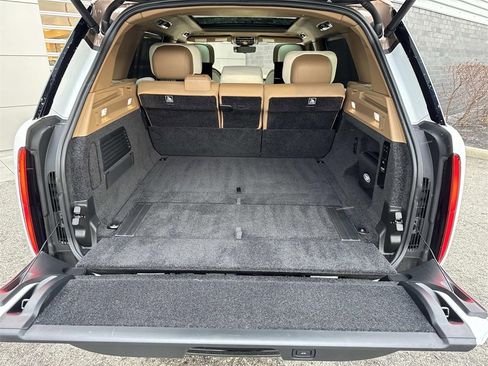 Used 2023 Land Rover Range Rover SV image 6