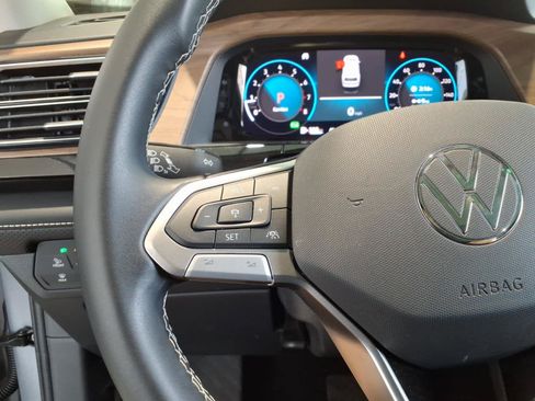 Used 2026 Volkswagen Atlas SE w/ Panoramic Sunroof Package AWD/4WD image 23