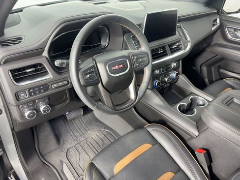 Used 2024 GMC Yukon AT4 w/ Technology Package image 4