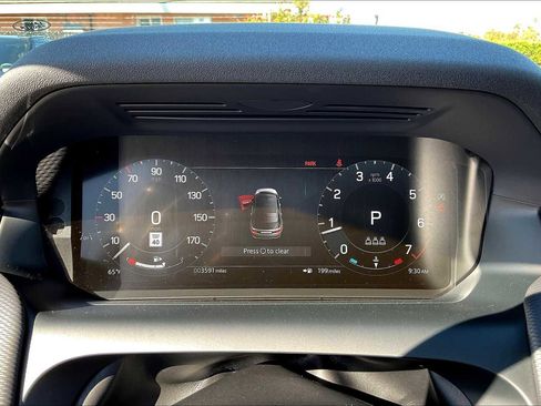 Used 2025 Land Rover Discovery Sport Dynamic SE image 23