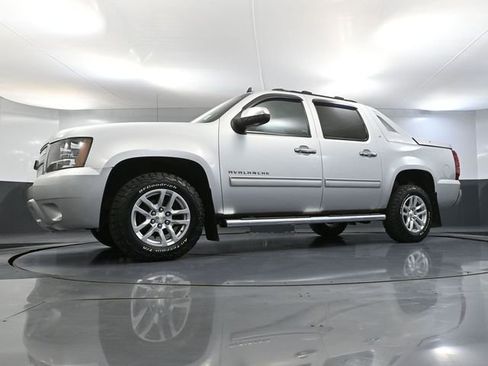 Used 2012 Chevrolet Avalanche LT w/ All-Star Edition AWD/4WD image 52