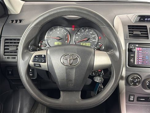 Used 2013 Toyota Corolla S image 23