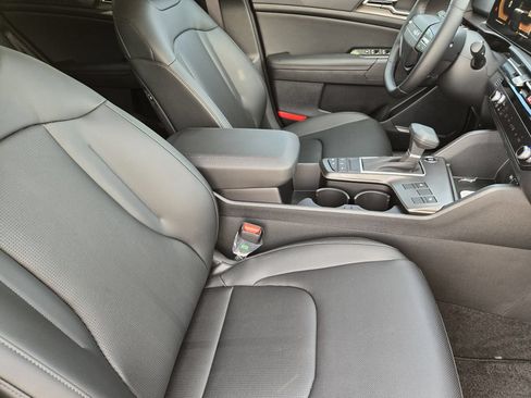 New 2026 Kia Sportage EX FWD image 10