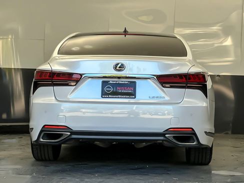 Used 2021 Lexus LS 500 w/ Accessory Package (Z1) RWD image 4