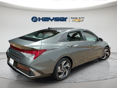 Used 2025 Hyundai Elantra SEL FWD image 7