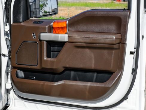 Used 2020 Ford F150 King Ranch w/ Equipment Group 601A Luxury AWD/4WD image 47