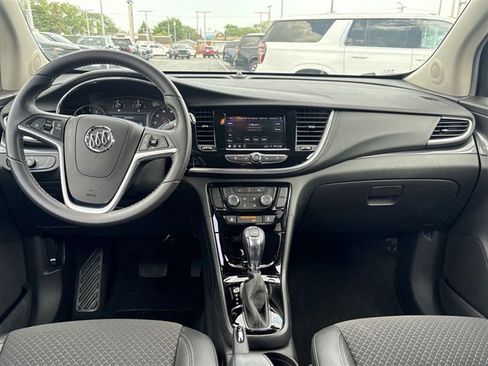 Used 2022 Buick Encore Preferred AWD/4WD image 19