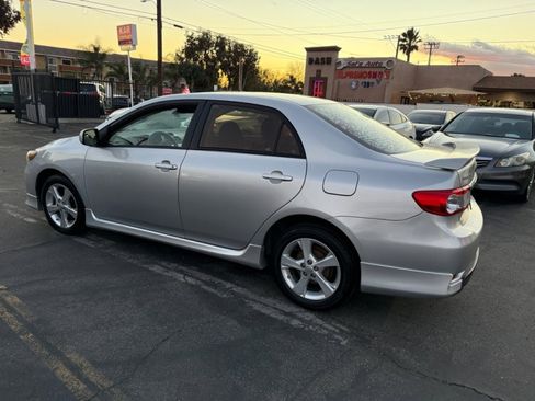 Used 2013 Toyota Corolla S image 9