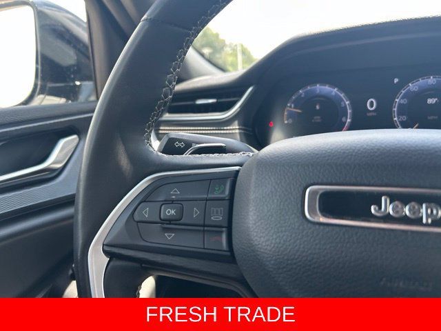 Used 2024 Jeep Grand Cherokee Altitude AWD/4WD image 21