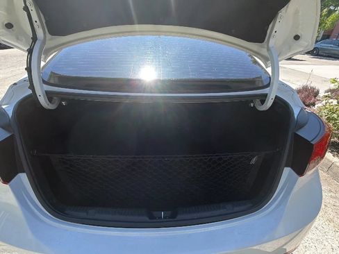 Used 2016 Hyundai Elantra SE FWD image 18