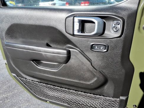 Used 2022 Jeep Gladiator Rubicon w/ Trailer Tow Package image 16