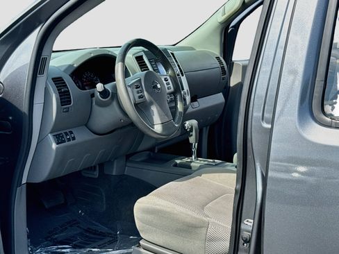 Used 2018 Nissan Frontier SV w/ Value Truck Package AWD/4WD image 11