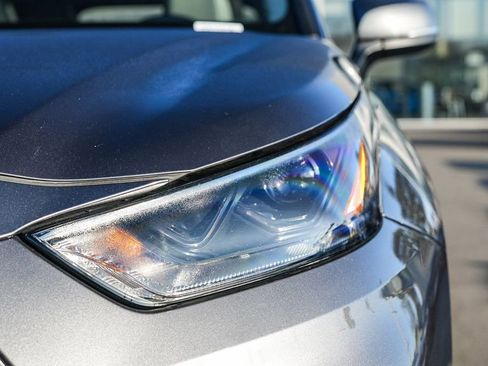 Used 2022 Toyota Highlander XLE image 10
