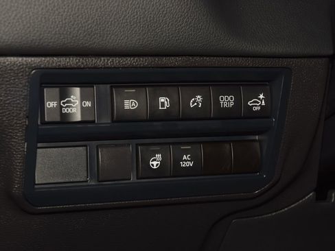 Used 2024 Toyota Tundra Limited AWD/4WD image 37