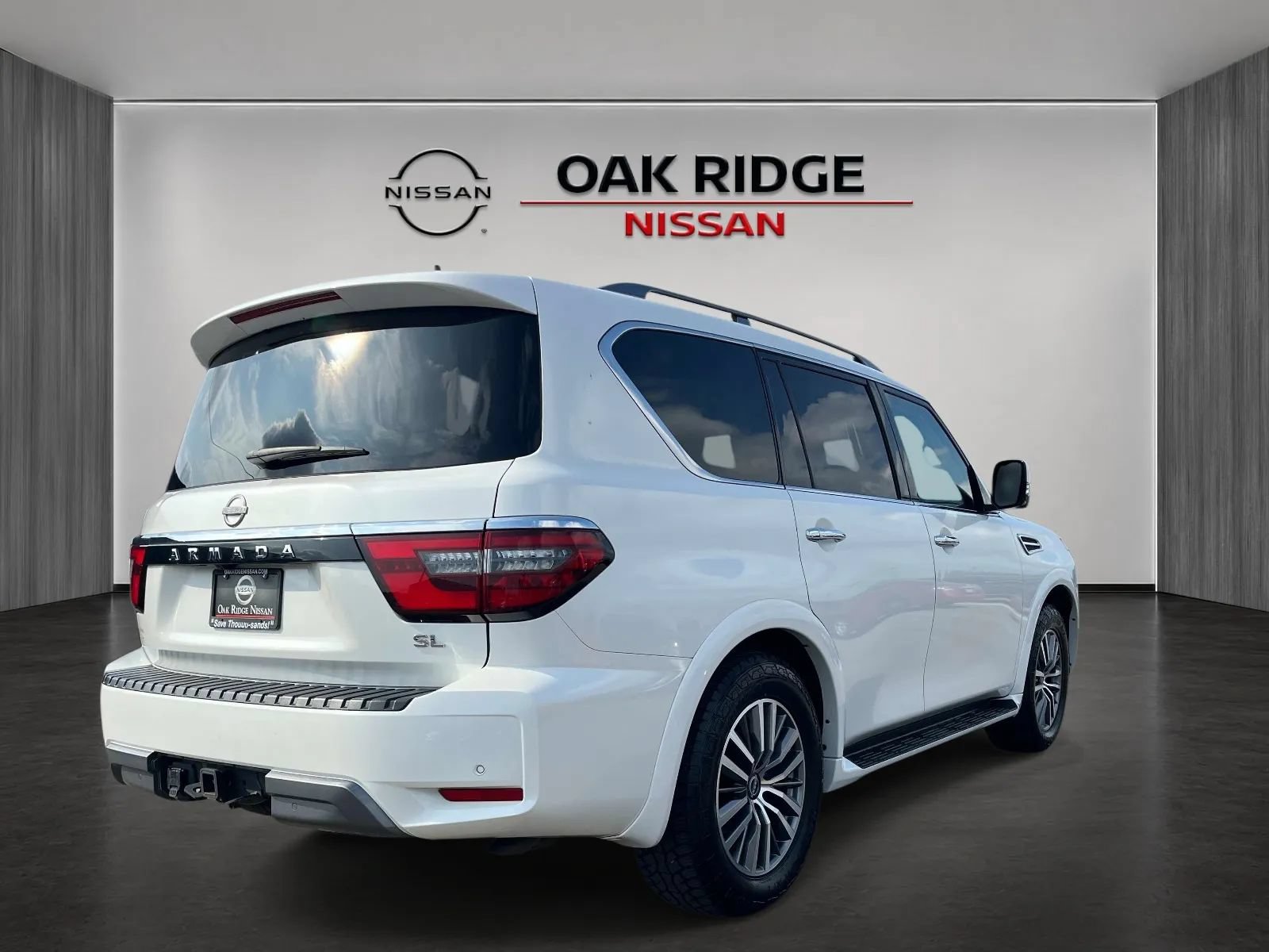 Used 2023 Nissan Armada SL RWD image 3