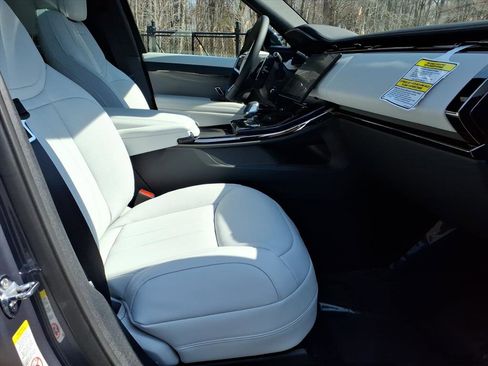 New 2026 Land Rover Range Rover Sport SE AWD/4WD image 3