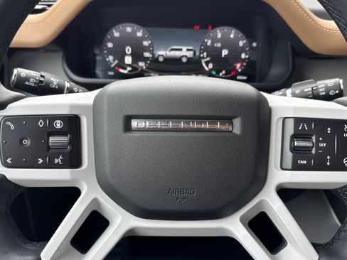 Used 2026 Land Rover Defender 130 X-Dynamic SE AWD/4WD image 26