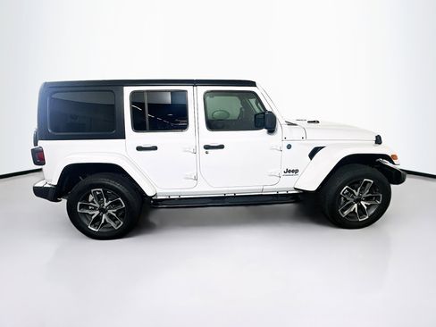 Used 2024 Jeep Wrangler Unlimited w/ Convenience Group AWD/4WD image 10