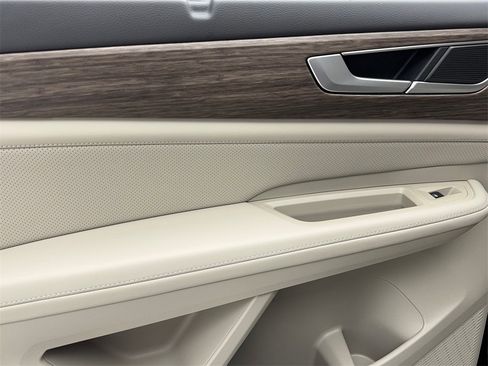 Used 2025 Volkswagen Atlas SEL image 41