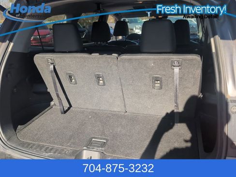 Used 2016 Honda Pilot Touring image 11