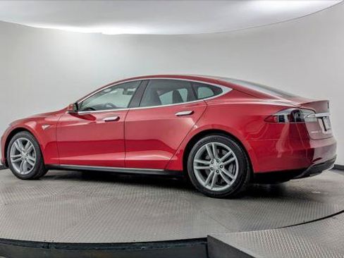 Used 2013 Tesla Model S Performance RWD image 4