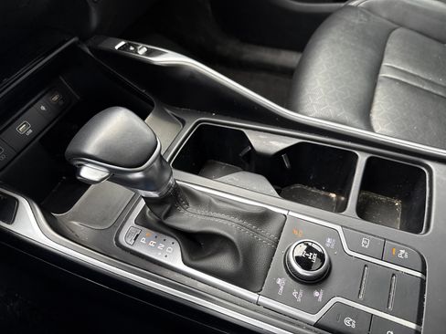 Certified 2023 Kia Sorento S w/ Panoramic Sunroof Package image 24