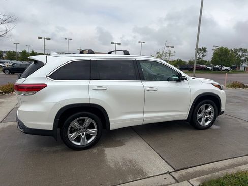 Used 2018 Toyota Highlander Limited AWD/4WD image 10