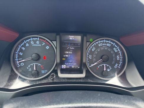 Used 2016 Toyota Tacoma TRD Sport w/ Premium & Technology Package image 28