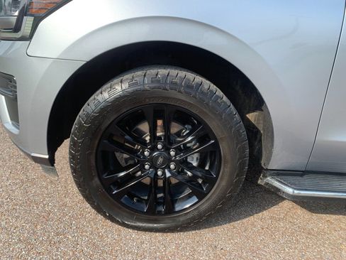 Used 2023 Ford Expedition XLT RWD image 35