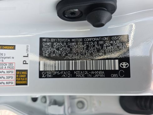 Used 2025 Toyota Corolla SE FWD image 33