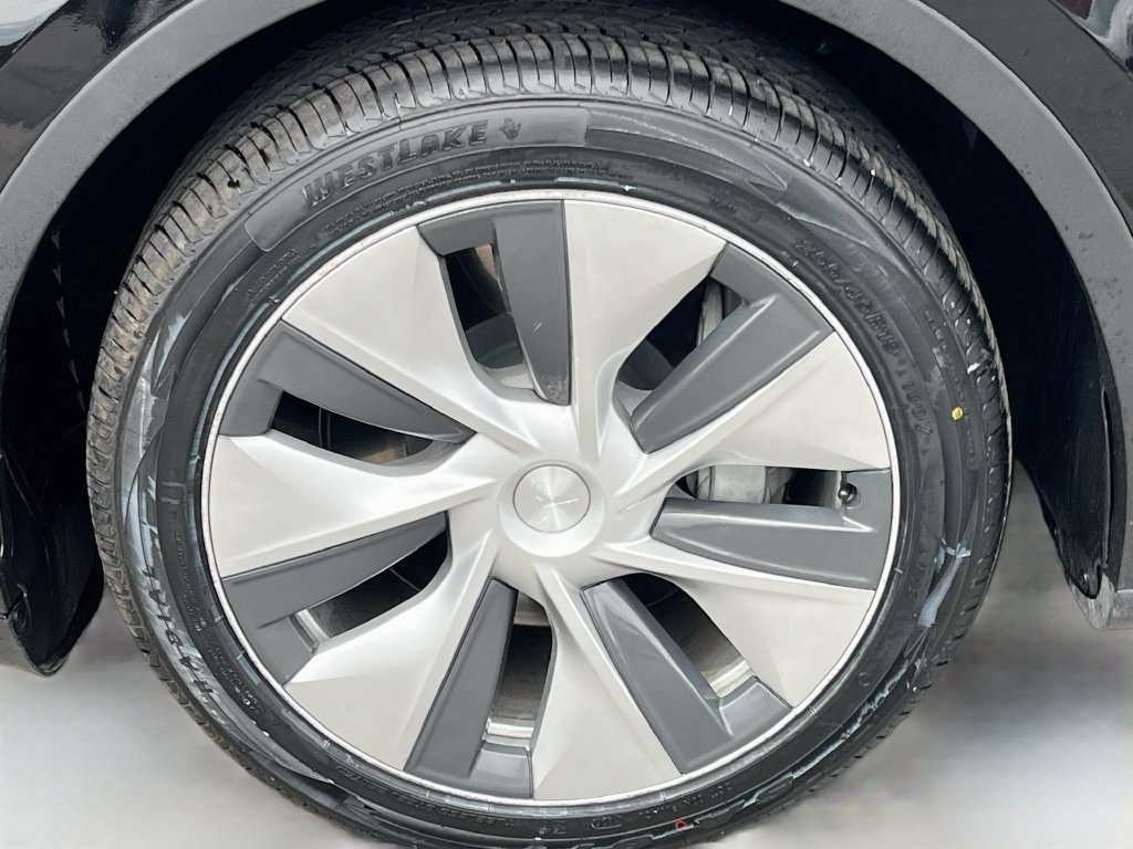 Used 2023 Tesla Model Y Long Range AWD/4WD image 30