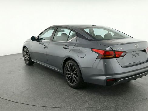 Used 2025 Nissan Altima 2.5 SV image 6