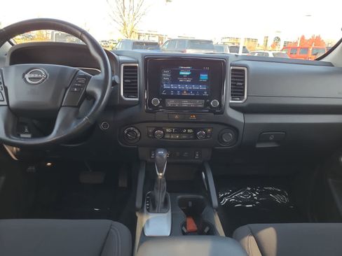 Used 2023 Nissan Frontier SV w/ SV Convenience Package image 18