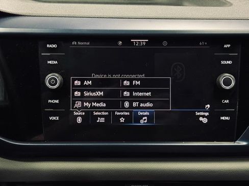 Used 2022 Volkswagen Taos SE w/ Driver Assistance Package AWD/4WD image 31