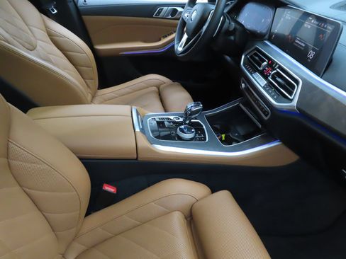 Used 2023 BMW X5 xDrive40i w/ Premium Package AWD/4WD image 26