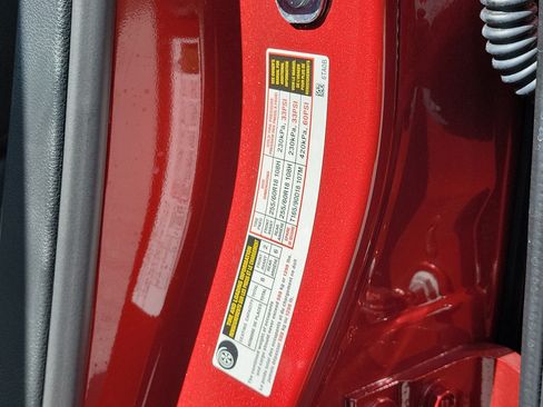 Certified 2025 Nissan Pathfinder SV FWD image 31