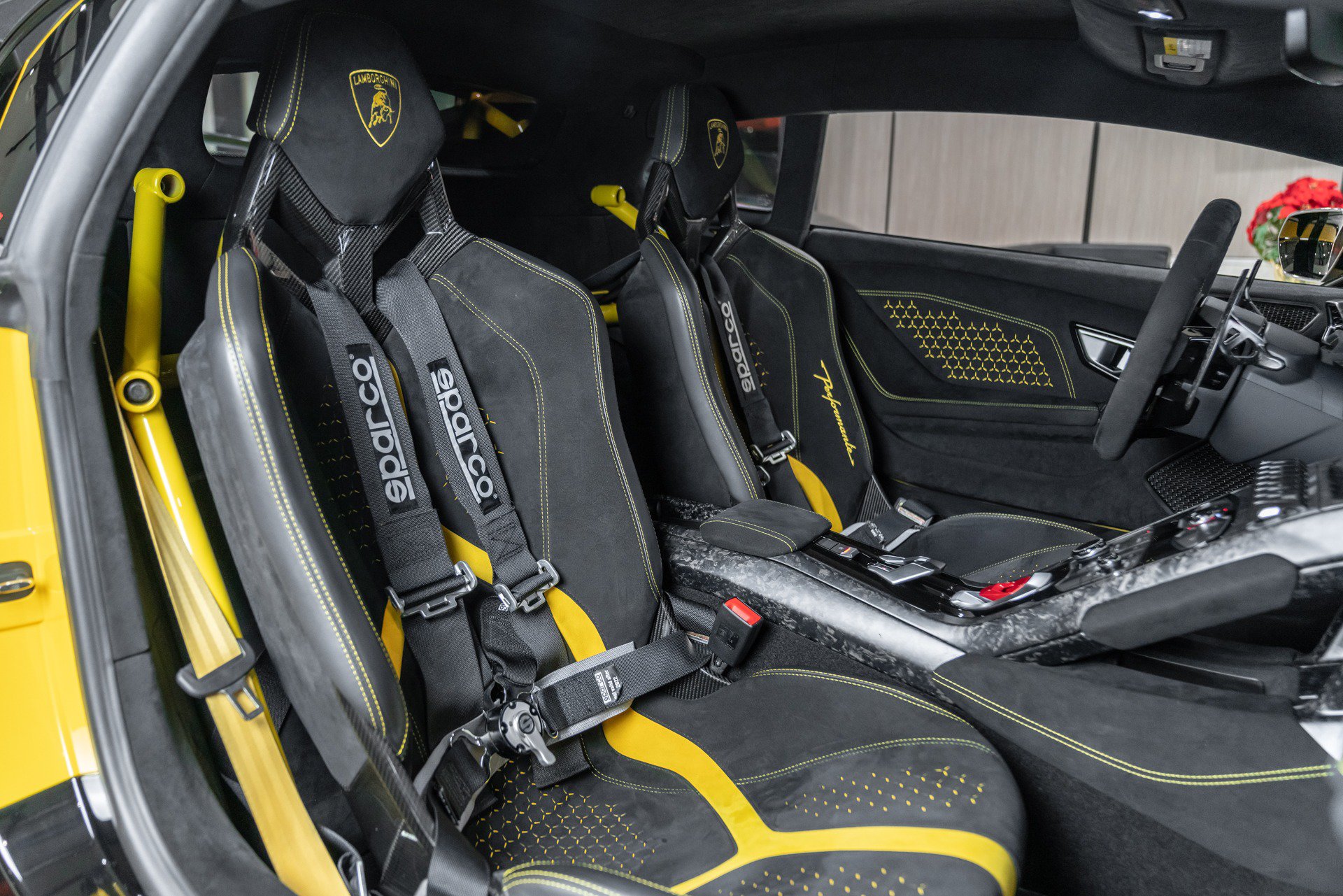 Used 2018 Lamborghini Huracan Performante AWD/4WD image 20
