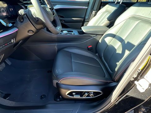 Used 2024 Jeep Wagoneer Launch Edition image 27