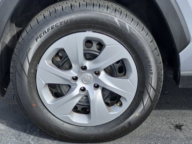Used 2025 Toyota RAV4 LE AWD/4WD image 13