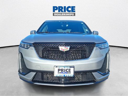 Used 2024 Cadillac XT6 Sport w/ Technology Package AWD/4WD image 3